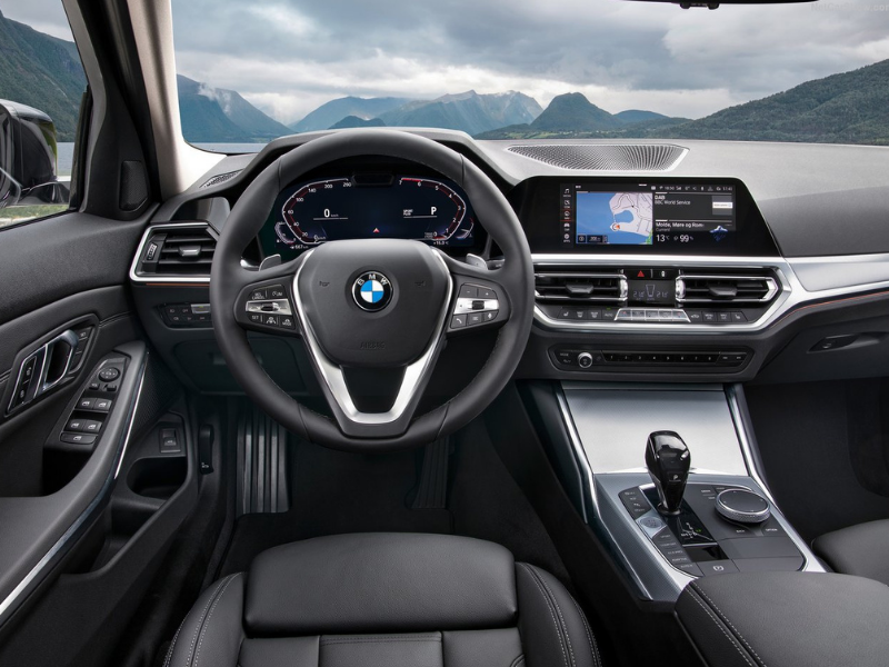 BMW 3 Serie interieur 2019.png